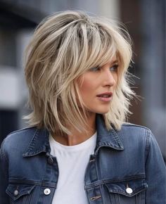 Bobs With Fringe, Layered Blonde Bob, Above Shoulder Hair, Messy Bobs, Hair Poof, Layered Hair Styles, Hairstyle And Color, Bang Hair, 2015 Hair