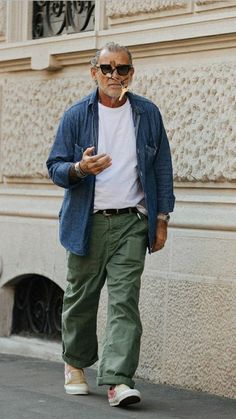 Green Jeans Outfit, Dad Fits, Guerriero Samurai, Estilo Hipster, Water Movement, Dad Fashion, Hipster Mens Fashion