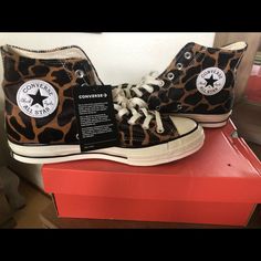 Real Pony Hair Giraffe Print Converse High Tops For Women. Size 9.5. Never Been Worn, New In Box. Platform Zebra Converse, High Tops For Women, Converse Hightop, Trendy Shoes Sneakers, Hightop Sneakers, Cute Nike Shoes, Shoe Inspo, Cute Nikes, Swag Shoes