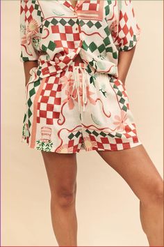 Fall outfits with boots | ankle boots outfits | booties | fall jeans | petite style Cream Tile, Fearne Cotton, Watermelon Print, Iconic Dresses, Italian Summer, Newborn Dresses, Beach Shorts