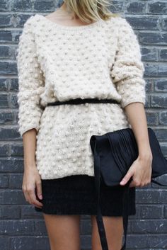 Black And White Outfit, Mode Tips, Belted Sweater, Blazer Outfit, Winter Chic, Looks Black, Chunky Sweater, Looks Style