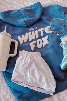 Cute Lululemon Fits, Starbucks Makeup, White Fox Hoodie, Preppy Lululemon, Nike Aesthetic, Skincare Sephora, Vsco Beach, Nike T Shirts, Fox Hoodie