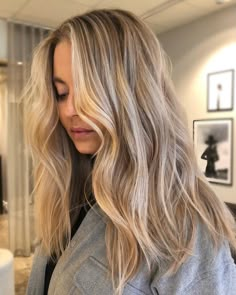 Fall Blonde 2022, Highlight Balayage Blonde, Natural Blonde Baylage, Neutral Dimensional Blonde, Hannah G Hair, Light Brown Hair With Blonde Highlights Medium Shoulder Length Straight, 2023 Hair Blonde, Natural Blonde Hair With Lowlights, Blonde Highlights On Blonde Hair Natural