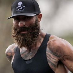 Over a year after being diagnosed with a rare and aggressive form of cancer, Tommy Rivers Puzey will line up at Sunday's New York City Marathon. Scott Disick Style, Houston Marathon, Bald Head With Beard, Beard And Mustache Styles, Festival Outfits Men, Mustache Styles, Men's Facial Hair, Best Beard Styles, Epic Beard