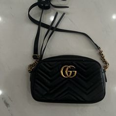 Slightly Used Gucci Camera Bag Gucci Camera Bag, Bags Gucci, Gucci Bags, Gucci Bag, Camera Bag, Limited Time, Bag Lady, Gucci, Black