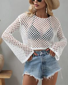 Hollow Sweater, Crochet Bell Sleeve, Cutout Sweater, Casual Knitwear, Sleeve Crochet, Crochet Crop, Bell Sleeve Sweater, Maxi Robes, Cropped Tops