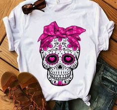 Pink Halloween Decorations, Sublimacion Ideas, Flirty Tops, Funny Prints, Pink Halloween, Short Sleeve Pattern, Bandana Print, Women Humor