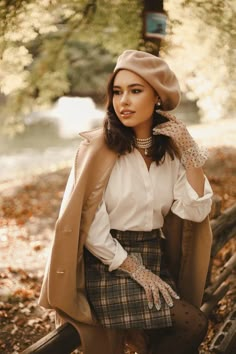 Grey Beret Outfit, Debut Photoshoot, Trendy Outfit Ideas, Best Winter Outfits, Clean Fashion, Academia Style, Sleek Dress