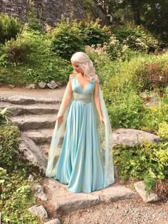 *** Replica of Daenerys Qarth dress, seen in GOT Season 2 *** - fabric color is light turquoise and the golden pattern is hand-painted - standard belt corset-ties in back, made of craft foam, painted in gold and double-coated with plastic glue to add metallic shine; Please note that this belt is a Daenerys Qarth, Daenerys Dress, Cosplay Belt, Game Of Thrones Dress, Game Of Thrones Daenerys, Belt Corset, Game Of Thrones Costumes, Game Of Throne Daenerys, Cosplay Cosplay