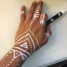 Rave Face Paint Ideas, Magic Markings On Skin, Hippie Makeup Boho, Boho Face Paint, African Face Art, Body Art Paint Ideas, African Face Paint, Native American Face Paint, Music Festival Makeup