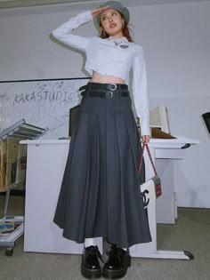 Brand: other/other Applicable age: 18-24 years old Size: S M L pattern: plain style: street Waist type: natural waist Color classification: Brown, beige, dark gray Item No.: BZ22D861-1SK Skirt type: pleated skirt Year Season: Winter 2022 Skirt length: mid-length skirt Profile: Type A Material composition: polyester fiber 70% viscose fiber (viscose fiber) 30% Long Black Pleated Skirt Outfit, Pleated Long Skirt Outfit, Belted Skirt Outfits, Long Pleated Skirt Outfit, Black Pleated Skirt Outfit, 2022 Skirt, Pleated Midi Skirt Outfit, Gray Skirt Outfit, Long Grey Skirt