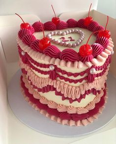 Pink, white, and red small vintage birthday cake with ornate icing and cherries Vintage 21st Birthday Cake, Big Cake Aesthetic, Strawberry Birthday Cake For Women, 30th Birthday Cake For Her, Y2k Birthday Cake, Vintage Cakes Birthday, Vintage Cake Aesthetic, Retro Birthday Cake, Retro Cakes