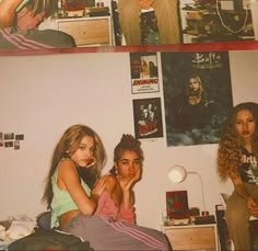 90s Esthetics, Film Photos Aesthetic, Film Friends, Bsf Pics, Nostalgic Photos, Photographie Indie, Squad Photos, Filmy Vintage, Girl Blogger