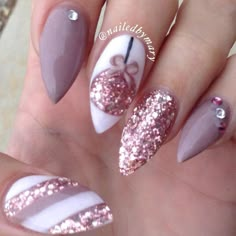 Beautiful pink sparkly Christmas nails Nails Holiday, Beauty Nails Design, Nails Winter, Pink Holiday, Rose Gold Nails, Christmas Nail Art Designs, Super Nails