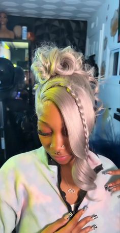 Grey Blonde Wig, Prom Wig Styles, Grey Blonde, Sew In Wig, High Ponytail Hairstyles, Birthday Hair, Icy Blonde, Blonde Wig, Hair Color For Black Hair