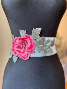 Burgundy or wine  Lace Sash / Bridal Wine Sash / Burgundy Flower Girl Sash / Bridal headband / Bridesmaid Sash / Burgundy bridal belt / Embroidered floral bridal belt / Rustic wedding sash / Large Flower patch / Red Rose applique / Embroidered flower applique / Wedding belt with Embroider Rose patches A stunning, elegant statement wedding tulle  sash with Embroider Roset ties at the back into a bow.  An ultimate luxurious accent piece for your wedding dress or for any special occasion dresses. Accentuate your waist and add a touch of feminine charm to any dress with this tulle sash. Even the most simple gown can transform into a dreamy ensemble with this voluminous bow. Color tulle may be different  - white, ivory, red, black ... and other. The belt is made as a long ribbon that you can ti Embroider Rose, Statement Belts, Mexico Fashion, Bridesmaid Headband, Lace Sash, Bridesmaid Sash, Rose Patch, Robes D'occasion, Flower Belt