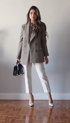 Business Blazer Outfits For Women, Consulting Outfit Woman, Christmas Formal Outfit, Chique Outfit, Blazer Outfits For Women, Outfits Y2k, Business Casual Outfits For Work, Design Nails