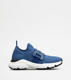 Sneakers in technical, elasticated knit, with leather chain accessory, gros grain detailing and maxi rubber outsole. Sneakers Blue, Leather Chain, Shoes Trainers, Slip On Sneakers, Sneakers For Sale, Smooth Leather, Womens Shoes Sneakers, Patch Logo, Top Sneakers