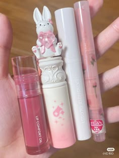 Korean Lips, Makeup Accesories, Fancy Makeup, روتين العناية بالبشرة, Lip Glosses, A Bunny, Makeup Items, Makati, Pretty Makeup