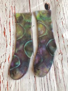 Soft comfortable hand dyed socks made from bamboo. Size 5 measures 5 inches from heel to toe. This is pair 2. Dyed Socks, Reverse Tie Dye, Kids Tie Dye, Bamboo Socks, Plus Size Hoodies, 5 Kids, Ice Dyeing, Kids Socks, Tie Dye T Shirts