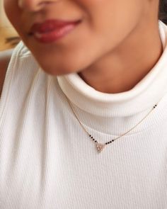 Modern Necklace Design Gold, Modern Mangalsutra Designs Simple, Delicate Mangalsutra Designs, Simple Mangalsutra Design, Mangalsutra Ring, Modern Mangalsutra Designs Gold, Modern Mangalsutra Designs, Modern Mangalsutra