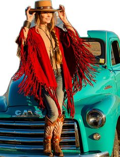 Rodeo Outerwear With Tassels, Red Fringe Shawl For Fall, Red Fringed Shawl For Fall, Fall Festival Poncho With Tassels, Fall Shawl With Tassels, Fall Tassel Shawl, Bohemian Fringe Outerwear For Rodeo, Hippie Boho Outfits, Western Womens Fashion