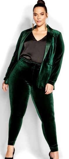 AVENUE CITY CHIC NWT $99 Isla Jacket Emerald Hreen Velvet Women's XXL 20. Amp up your look for your next evening event with the emerald Isla Jacket. With its sleek sateen collar and lapel neckline style, luxurious velvet fabrication and single button front closure, this jacket is simply stunning. Key Features Include Sateen collar and lapel neckline Full length sleeves with elasticated cuffs Darted bust Single button front closure Decorative side pockets Relaxed fit Stretch velvet fabrication - Emerald Green Velvet, Plus Size Blazer, Plus Size Suits, Plus Size Pants, Stretch Velvet, Jacket Blazer, Chic Woman, City Chic, Green Velvet