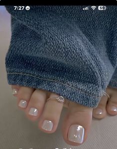 Pedicure White Glitter, White Sparkle Pedicure Toenails, Pearl White Pedicure Toenails, Cream Pedicure Color, Sparkly White Pedicure, French Toenails Pedicures, Toe Nail Colors Winter 2024, Pedicure Natural Colors, Pearl White Pedicure