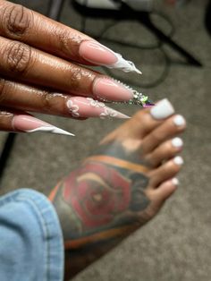 Nail Announcement, Baddie Wedding Nails, Cute Nails Stiletto, Cute Pointy Nails, Stilleto Nails On Black Women, Stellio Nails Designs, Nails Acrylic Stiletto Long, 25th Birthday Nail Ideas, Ombre Stiletto Nails