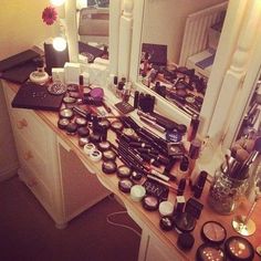 Beauty Station, Sleek Makeup, Makeup Guide, Kiss Makeup, Make Me Up, Beauty Stuff, Cosmetic Organizer, Beauty Room