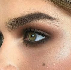 - x o x o - Natural Eye Makeup Tutorial, Natural Summer Makeup, Makeup Tip, Beauty Make-up, Makijaż Smokey Eye, Trendy Makeup, Natural Eyes, Eye Makeup Tips, Natural Eye Makeup