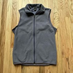 Vest is in good condition overall has no major rips stains or tears Fits true to size women's XS Violet Pastel, Purple Fleece, Zip Up Vest, Castle Rock, Pastel Purple, Vest Outfits, Western Outfits, Womens Vest, Patagonia