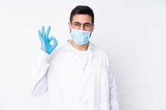 Doctor hombre sobre fondo blanco aislado | Premium Photo #Freepik #photo #personas #medico #hombre #persona Dental Posters, Dental Art, Portrait Photoshoot, Photoshoot Inspiration, Premium Photo, Cyberpunk, Medicine