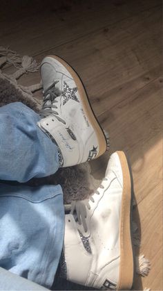 Golden Goose Aesthetic, Golden Goose Sky Star, Golden Goose Outfit, Preppy Shoes, Man Purse, Golden Goose Sneakers, Ole Miss, Swag Shoes, Star Sneakers