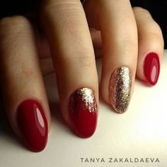 Christmas French Tip Nails Round, Red Christmas Nail Art, Red Golden Nails, Red And Gold Nail Designs, Red Sparkle Nails, Gold Gel Nails, Golden Nails