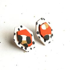 Nina Zabal, Handmade Jewelry Display, Orange Leopard Print, Earring Shapes, Diy Jewelry Tutorials, Polymer Clay Jewelry Tutorials, Handmade Clay Jewelry, Orange And Gold, Art Earrings