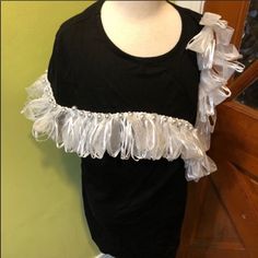 Cq By Cq Black One Arm Cold Shoulder Top. Size Med Gorgeous Pearls And Ruffles. Dress Up Or Down. Fancy T Girls Best Friend Ruffles & Pearls. Nwt Next Day Shipping Five Star Rating Poshmark Ambassador Free Gift With Purchase. 2 Pearl Bobby Pins. Cq By Cq Dress, Caribbean Queen, Cold Shoulder Top, Black Ruffle, Girls Best Friend, Cold Shoulder, Black Tee, Ruffles, Shoulder Top