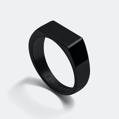 Mens Rings, Black Signet Ring, Boyfriend Christmas Gift, Minimalist Ring For Men, Polished Mirror Finish, Husband Gift, Unisex Ring Timeless design. Made from the best gradients of 316L stainless steel - a metal that will stand the test of time.  Trusted by the aerospace industry, it doesn't blacken or tarnish and is durable to water, sun, and all other elements. The always classic Signet Ring is the ultimate staple accessory. Featuring tapered edges and a perfectly leveled top,  our Signet Ring is then finished with a polished finish on the exterior and a brushed finish on the interior.  Available in extensive sizing. Ring Width: 7 mm. Material: 316L Stainless Steel Finish: Polish Black Silver Plating Origin: California, USA Ring Size Guide: Size 8: Diameter: 18.1mm Circumference: 57mm Si Black Signet Ring, Signet Ring For Men, Measure Ring Size, Silver Signet Ring, Christmas Gifts For Boyfriend, Ring For Men, Perfect Gift For Him, Unisex Ring, Minimalist Rings