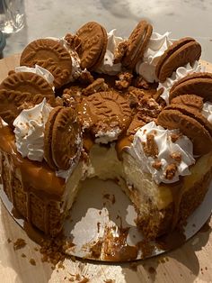 an oreo cookie cheesecake on a wooden table