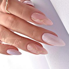 Elegant Almond Nails Classy Gold, Elegante Nails Classy White, Elegant Nail Designs Classy Beautiful, Elegant Almond Nails Classy, Trendy Classy Nails, Wow Nails, Her Nails, Blush Nails, Almond Acrylic Nails