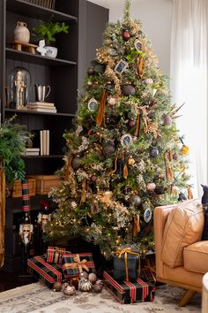 a decorated christmas tree in a living room