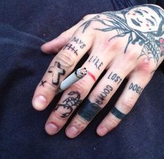 Men Finger Tattoos, Petit Tattoo, Knuckle Tattoos, Skeleton Hand Tattoo, Tattoos Geometric, Small Hand Tattoos, Hand Tattoos For Guys, Aesthetic Tattoo, Word Tattoos