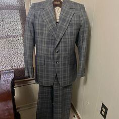 Vtg 1970’s Fitted Blue Gray Herringbone Suit Classic Lines In Great Shape, Very Quality Piece. #Collegiate #Academia Fitted Vintage Blue Suits, Vintage Fitted Blue Suits, Blue Fitted Vintage Suit, Vintage Blue Semi-formal Suits, Vintage Wool Suits, Herringbone Suit, Grey Herringbone, Mens Suits, Blue Gray