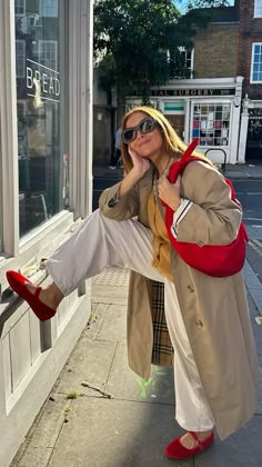 Coat Outfits, Red Outfit, Mode Inspo, 가을 패션, Autumn Outfit, Looks Style, Mode Inspiration, Red Shoes