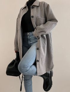 90s Chola Fashion, Ribbed Turtleneck Top, Smart Casual Wear, Office Wear Women, Work Wear Women, Simple Trendy Outfits, Winter Fashion Outfits, Work Fashion