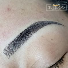 Lashes And Eyebrows, Brow Tech, Eyebrows Goals, Curved Eyebrows, Eyebrow Design, Arched Eyebrows, Pretty Lashes, Permanent Makeup Eyebrows, Waxed Eyebrows