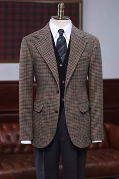 Luxury Brown Sport Coat With Flap Pockets, Plaid Suits With Patch Pockets And Notch Lapel, Business Suits Men, John Keating, Sport Coat Outfit, Prom For Guys, Plaid Suit Jacket, Prom Suits For Men, Harris Tweed Fabric