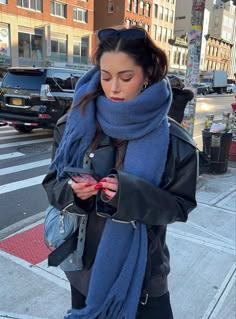 Get this large chunky scarf through my amazon link / FR link #fall #scarf #november #winter #amazon Norway Shopping, Pakistan Outfits, Fall Scarf Outfit, Blue Scarf Outfit, Chunky Scarf Outfit, Big Scarf Outfit, Aesthetics Clothes, Scarf Outfit Winter, Scarf For Winter