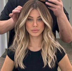 Balayage With Highlights Blonde, Blonde Face Frame Highlights, Balayage Hair With Money Pieces, Dyed Hair On Brown Hair, Blonde Hair Melted Roots, Root Smudge Blonde Curtain Bangs, Long Roots Blonde, Full Balyage Long Hair Brunettes, Dark Root Bronde Balayage