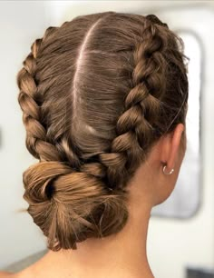 Lyrical Dance Hairstyles, Comp Hairstyles, Dance Competition Hair, Formal Hairstyle, Dance Pics, Fall Hairstyles